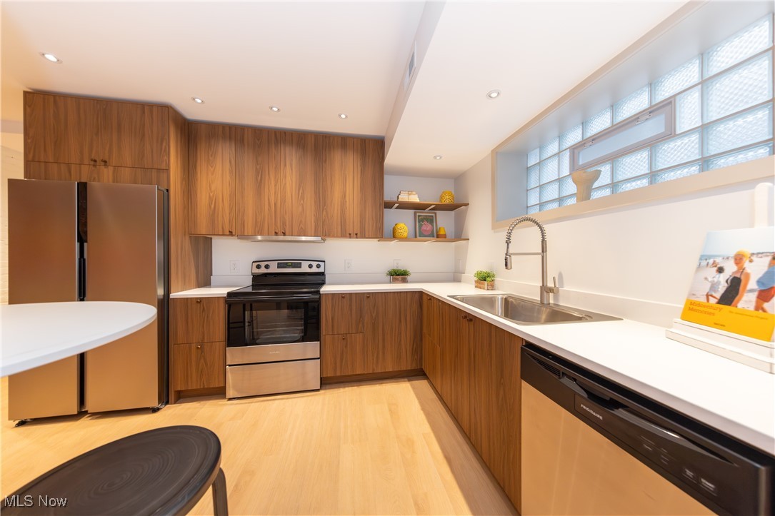 Roy Condo - Residential