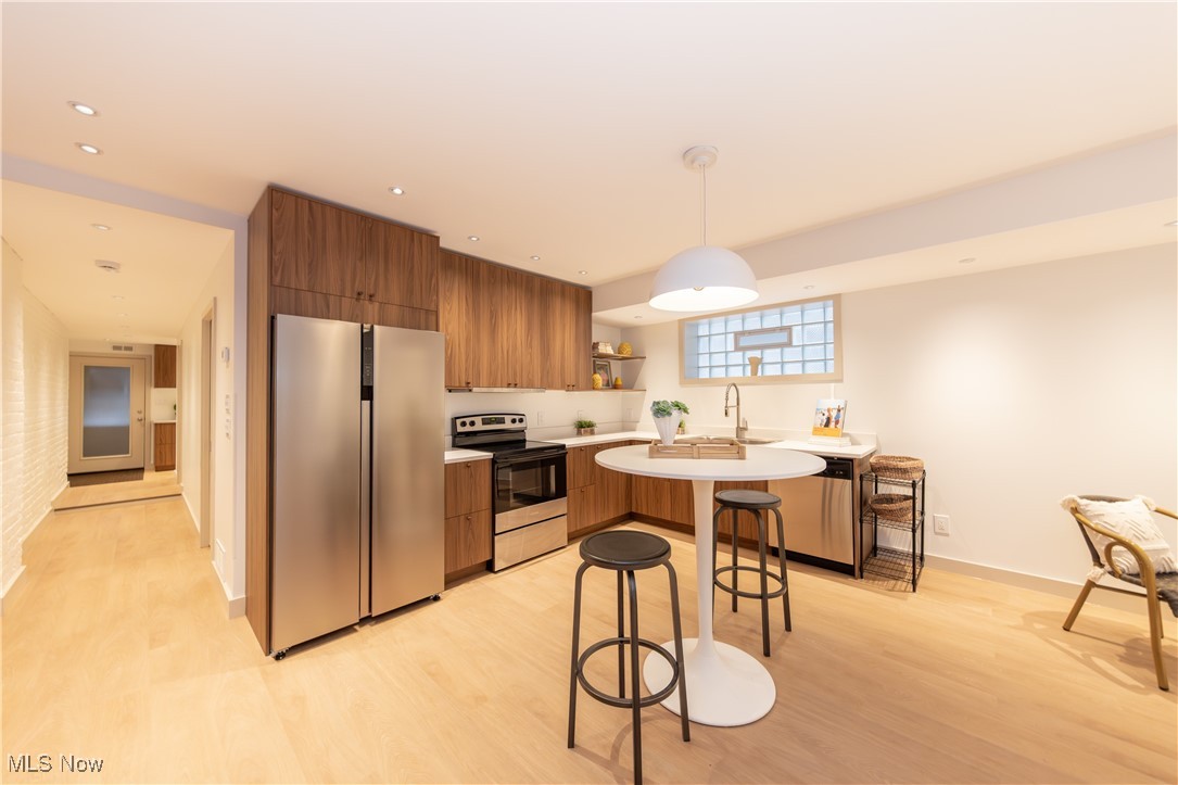 Roy Condo - Residential