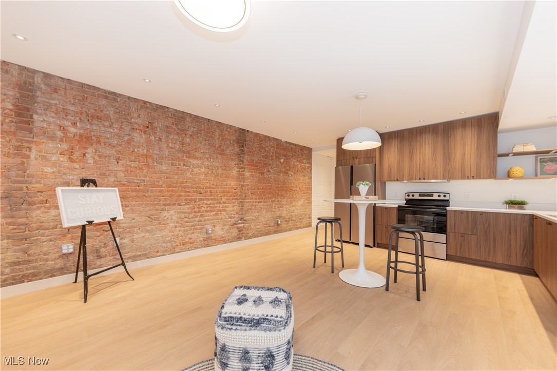 Roy Condo - Residential