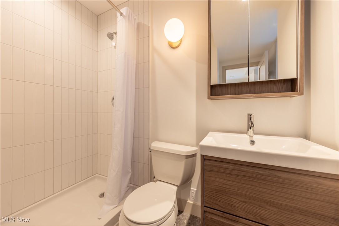 Roy Condo - Residential