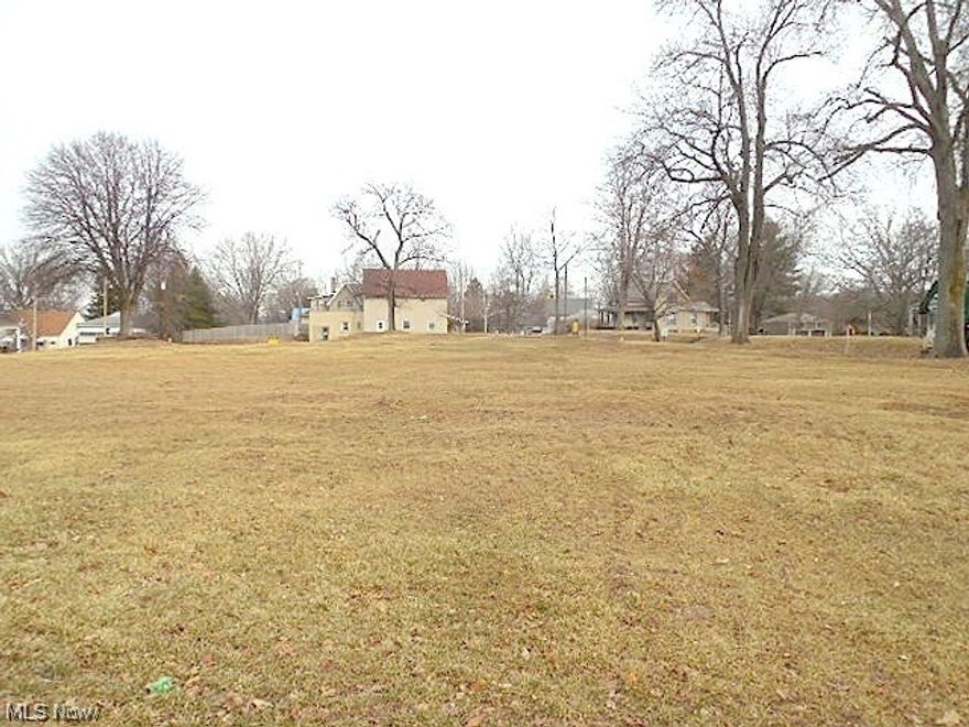 Formally Lincoln School location.  Consisting of 10 city lots in Cambridge Hts. Subdivision.
There are 10 parcels 0431511129300,0431511125800. 0431511125900. 0431511129200, 0431511129400, 0430511129500, 04315511129600, 0431511129700, 0431511129800, 043511129900.