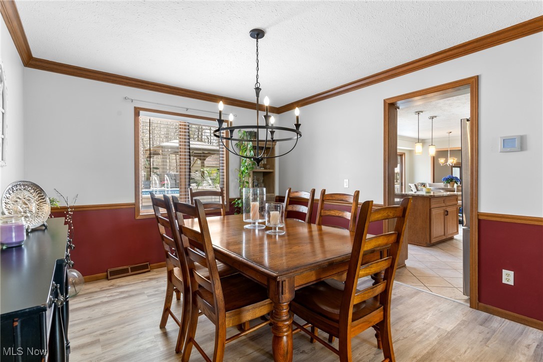 7951 Timber Ridge Drive, North Royalton, Ohio image 7