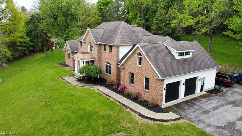 Photo of 894 Park Boulevard, East Liverpool, OH 43920 (MLS # 5207933)