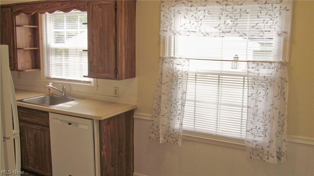 Photo of 2346 26th Street, Cuyahoga Falls, OH 44223 (MLS # 5208660)