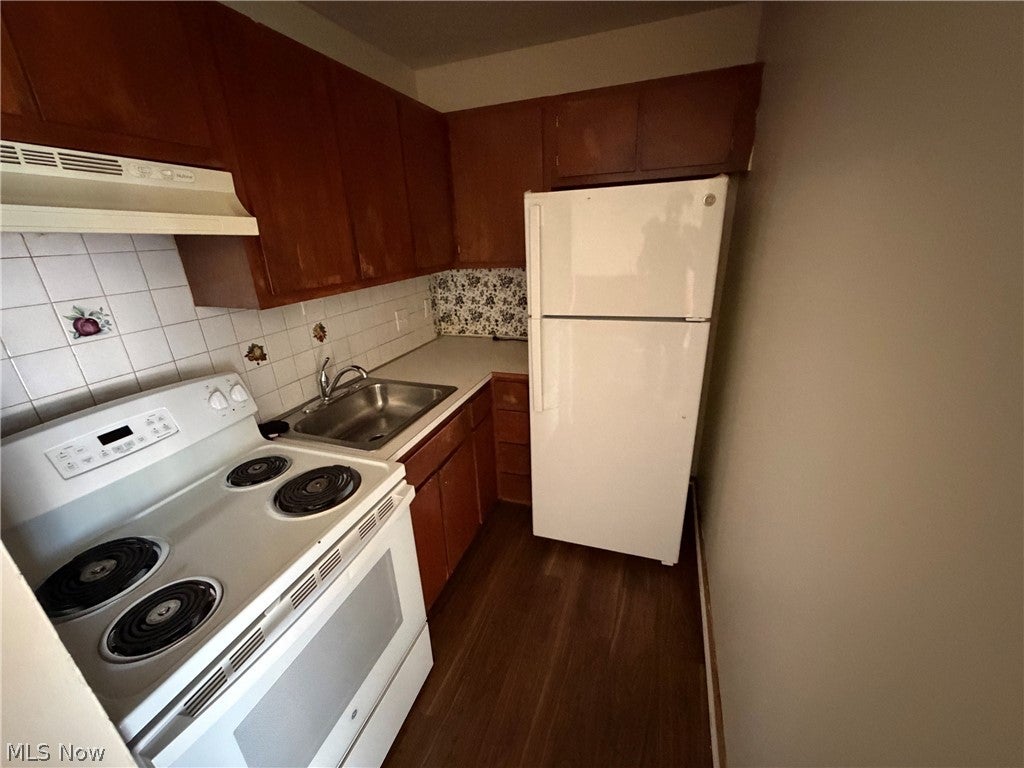 811 E Wilbeth Road 11