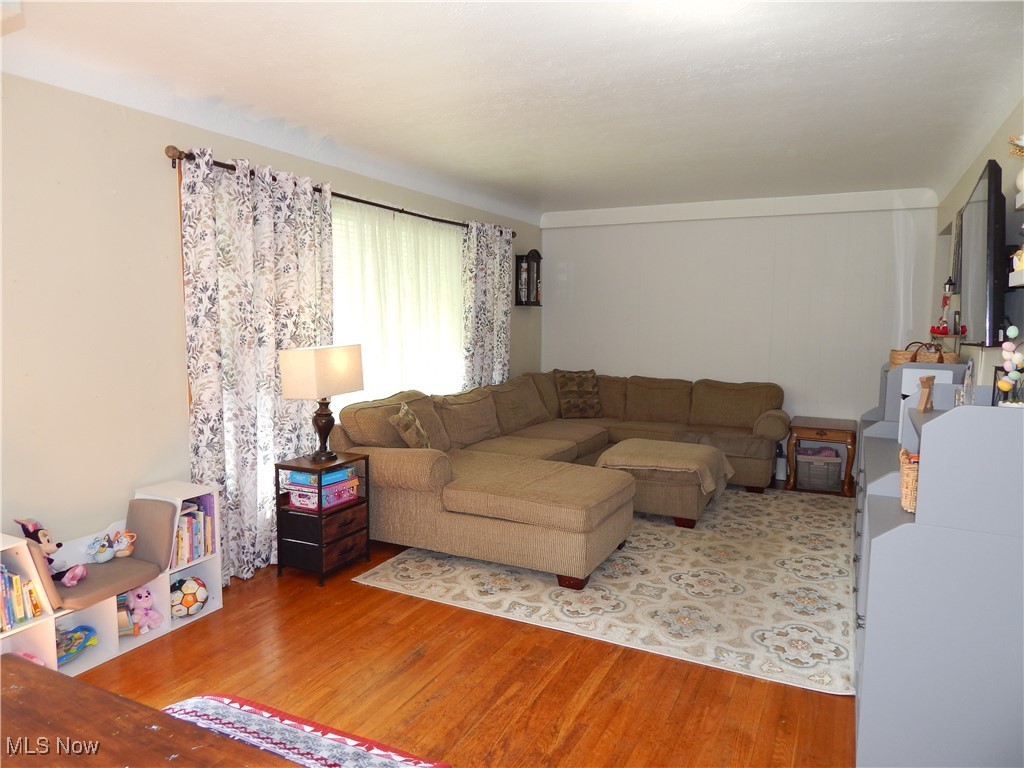 5263 Melody Lane, Willoughby, Ohio image 3
