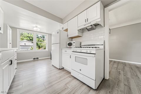 Tiny photo for 24111 Edgehill Drive, Beachwood, OH 44122 (MLS # 5210223)
