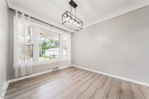 Tiny photo for 24111 Edgehill Drive, Beachwood, OH 44122 (MLS # 5210223)