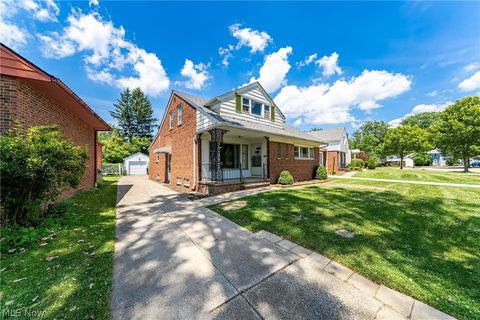 Tiny photo for 24111 Edgehill Drive, Beachwood, OH 44122 (MLS # 5210223)