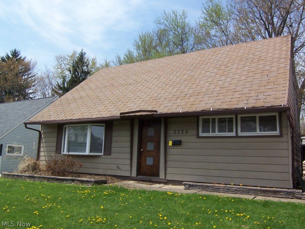 Revitalized move in ready Cape. Larger eat in kitchen with appliances, pantry and updated furnace. Spacious second level bedrooms, and offering two additional bedrooms on first floor. Freshly painted interior, newer windows and central air. Neutral colors and tasteful decorating throughout.
Screen in rear porch, two car DT garage. Move in ready!!!