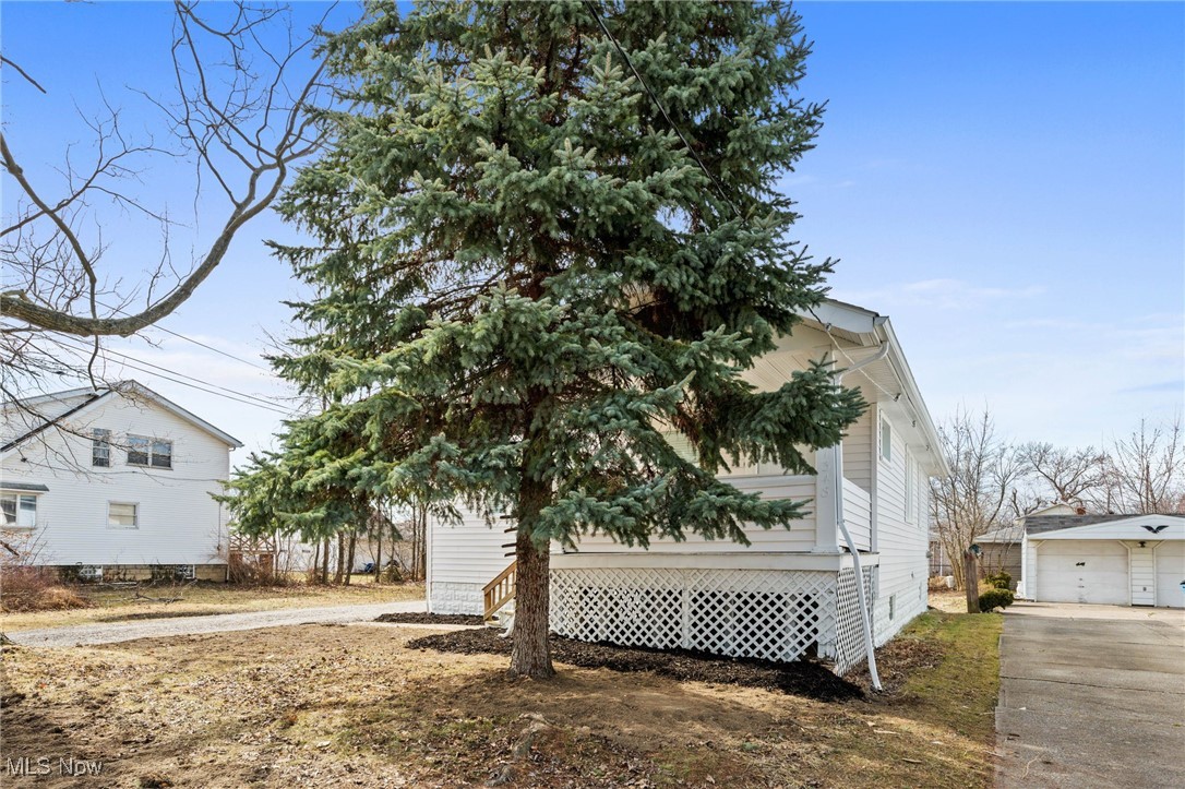 1348 E 360th Street, Eastlake, Ohio image 25