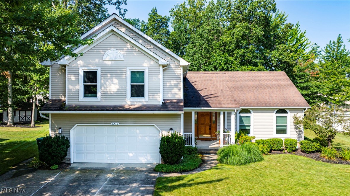 Welcome to your next home that sits on the Cul De sac. This spacious beauty features 4 bedrooms, 3 full baths, and over 2,500+ sq ft of living space. Enjoy the convenience of first-floor laundry and fall in love with the huge master bedroom?a perfect retreat at the end of a long day. This home has been well maintained and loved by the original owner.
Plenty of room to entertain, grow, and make memories in a fantastic Mentor location.