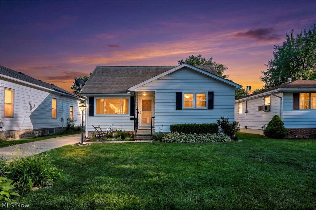 Photo of 179 Caroline Street, Elyria, OH 44035 (MLS # 5216369)