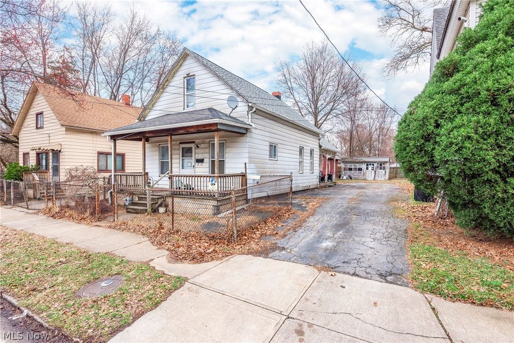 Photo of 3219 W 43rd Street, Cleveland, OH 44109 (MLS # 5192765)
