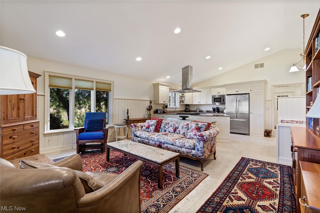 Lawrence Sec 19 - Land