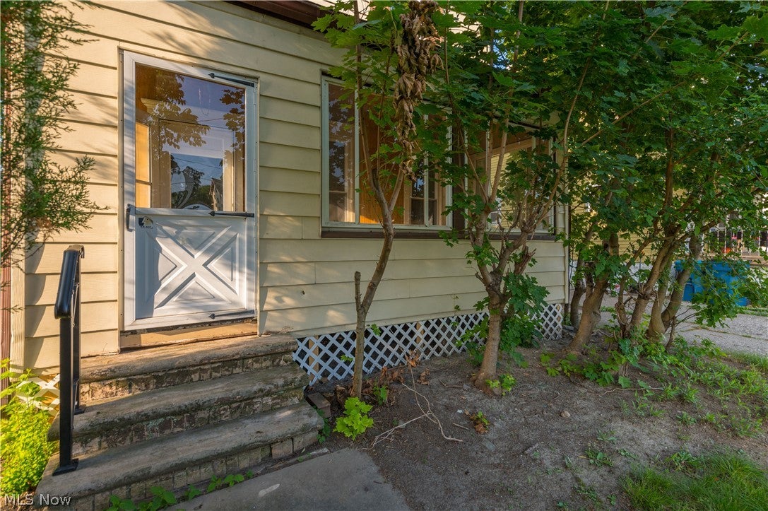 823 W 21st Street