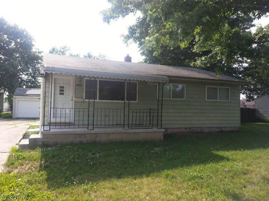 One floor living at its best! Clean and sunny 3 bedroom ranch with great bonus room addition! Many 
updates including newer flooring, carpet and a new front porch! Recently waterproofed basement. 2 car garage. Easy 
highway access and close to Elementary school. Such a nice home, hurry before its gone!!