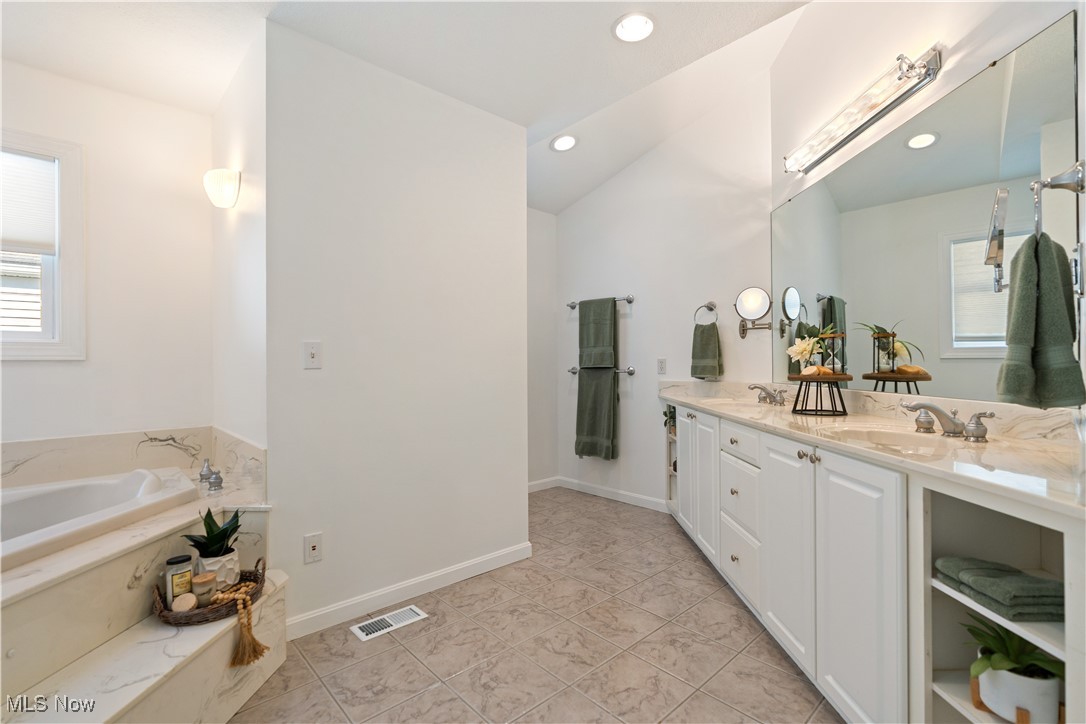 Willowdale Lake - Residential