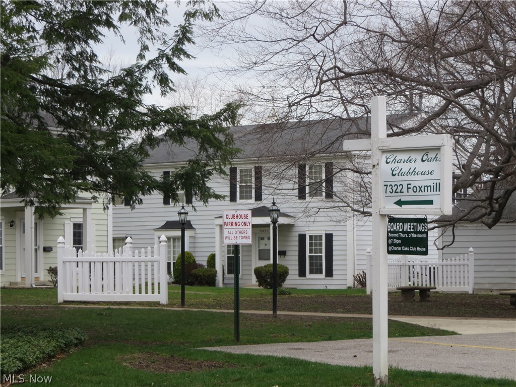 Village Green Condos 03 - Residential