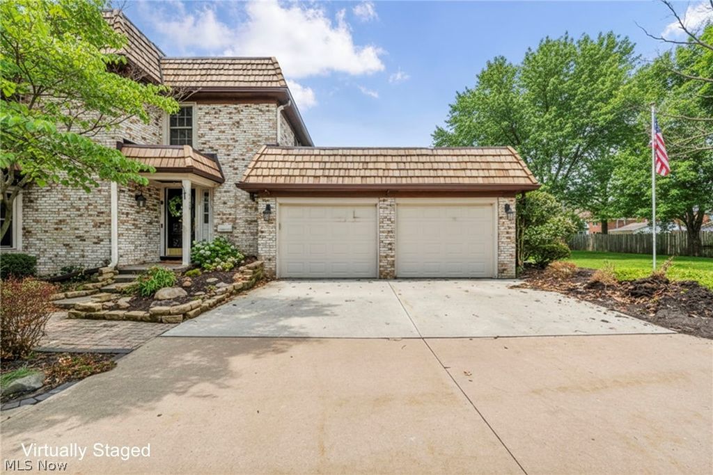 Photo of 1179 Harwich Court #202, Rocky River, OH 44116 (MLS # 5192836)