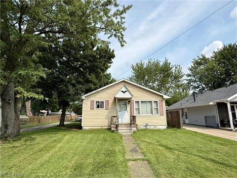 Homes For Sale - 327 Franklin Avenue<br/> Elyria, OH 44035