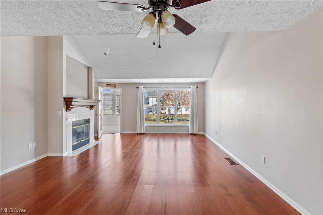 Villas/Bob-O-Link Condo - Residential