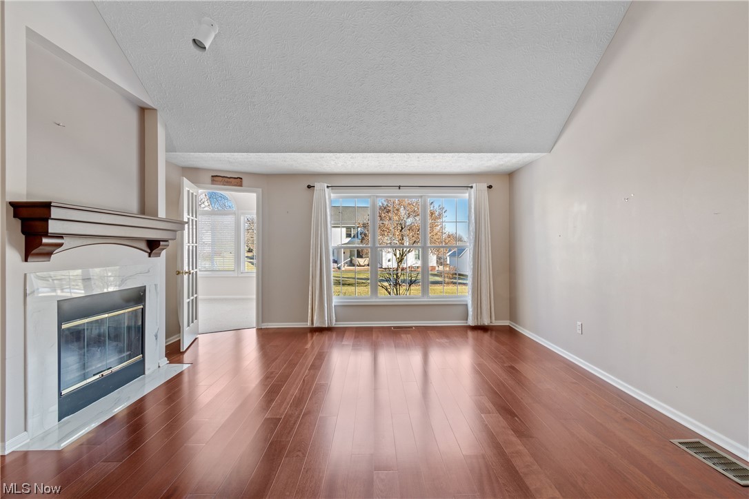 Villas/Bob-O-Link Condo - Residential