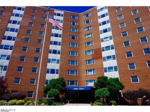 Condo For Sale - 11850 Edgewater Drive #1007<br/> Cuyahoga County, Lakewood, OH 44107