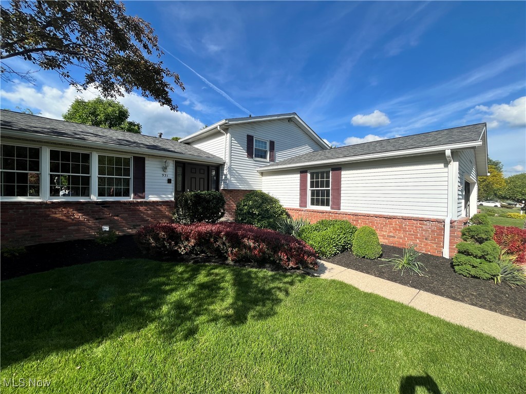 931 Smokerise Drive, Medina, Ohio image 2