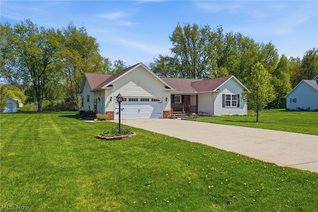 Photo of 7288 Fieldstone Avenue, Conneaut, OH 44030 (MLS # 5204603)