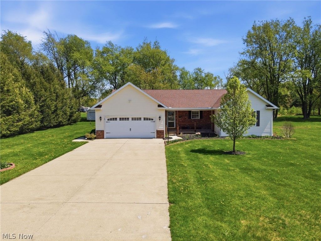 Photo of 7288 Fieldstone Avenue, Conneaut, OH 44030 (MLS # 5204603)