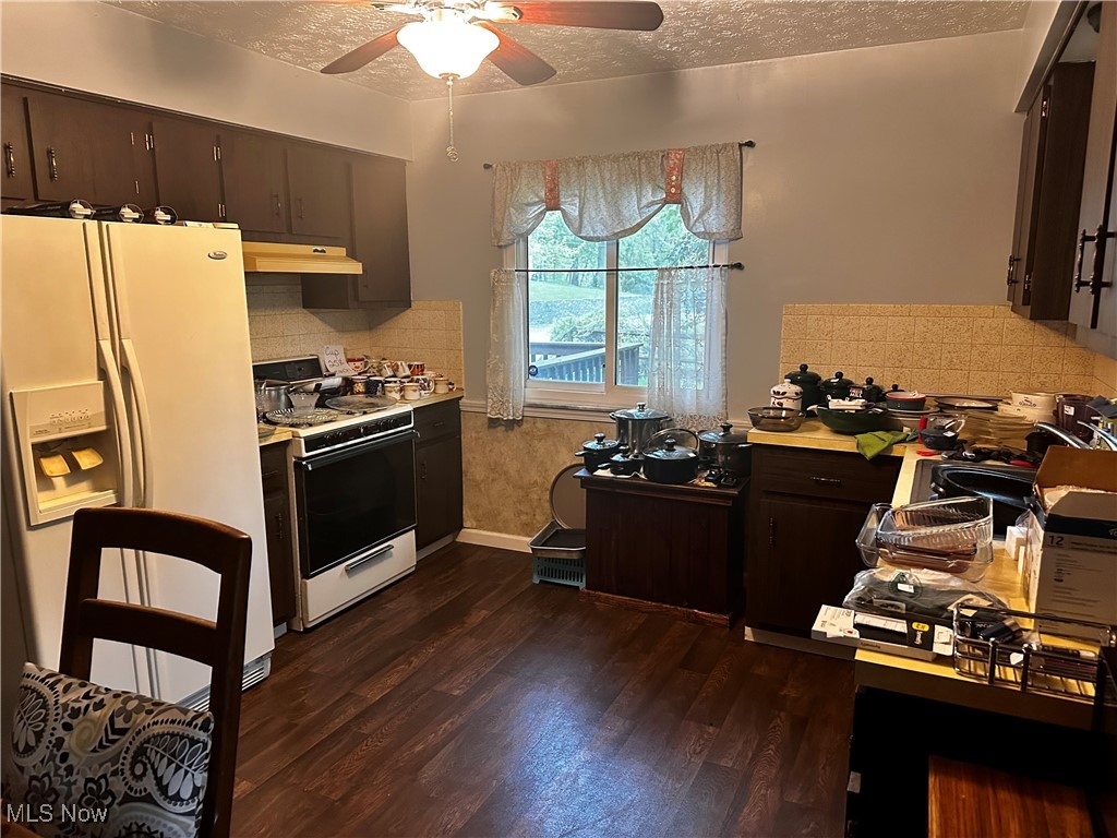 526 Columbine Avenue, Akron, Ohio image 4