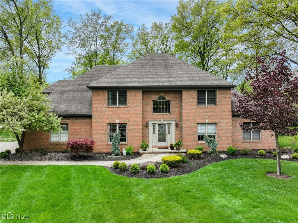 344 Cheyenne Falls Drive, Avon Lake, Ohio image 1