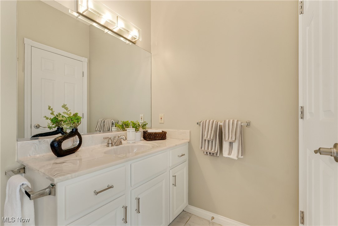 344 Cheyenne Falls Drive, Avon Lake, Ohio image 21