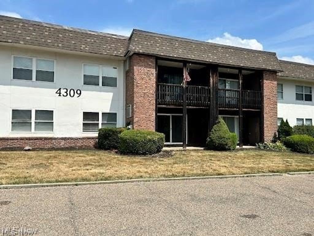 Photo of 4309 Earl Drive #C6, Steubenville, OH 43952 (MLS # 5206565)