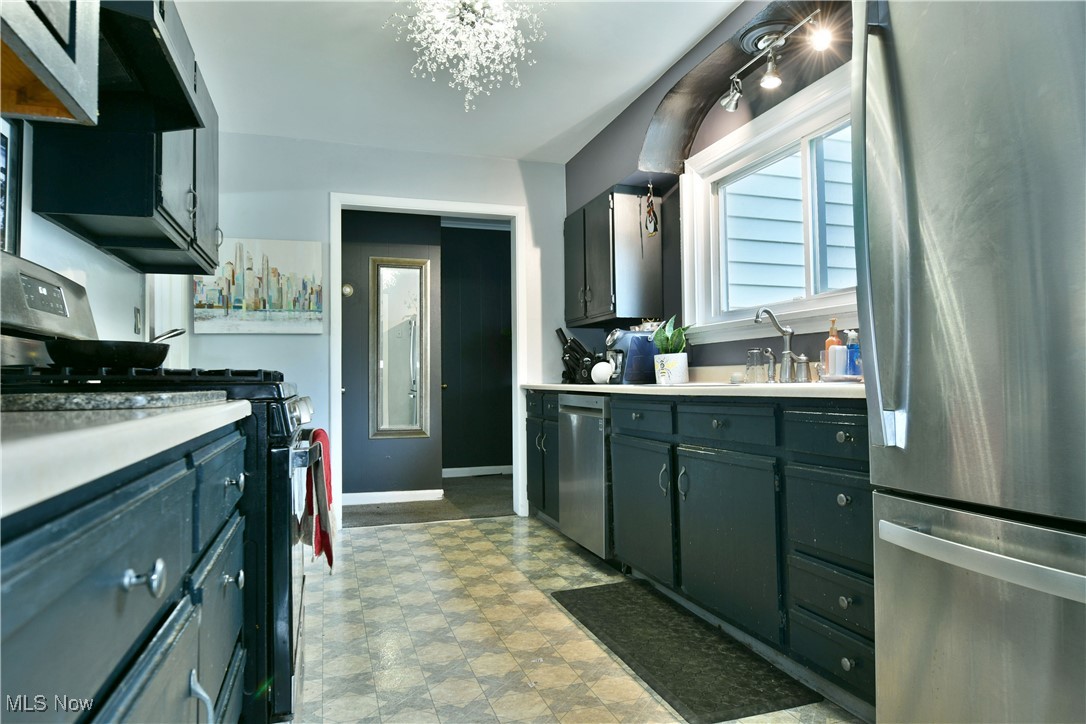 Crescent Drive 02 - Residential