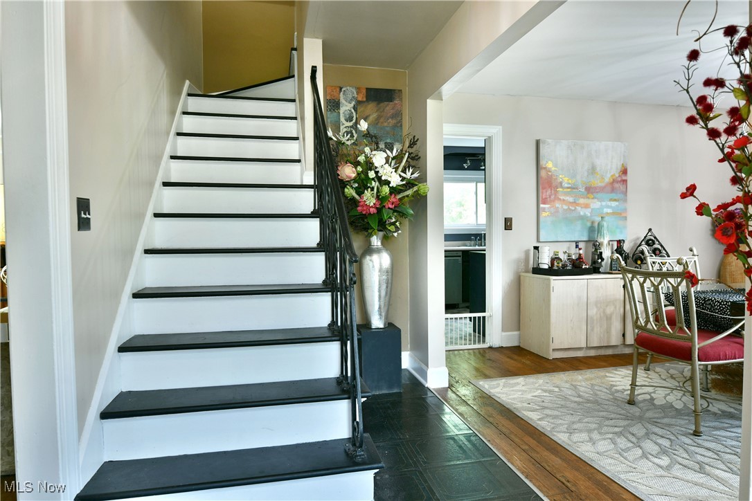 Crescent Drive 02 - Residential