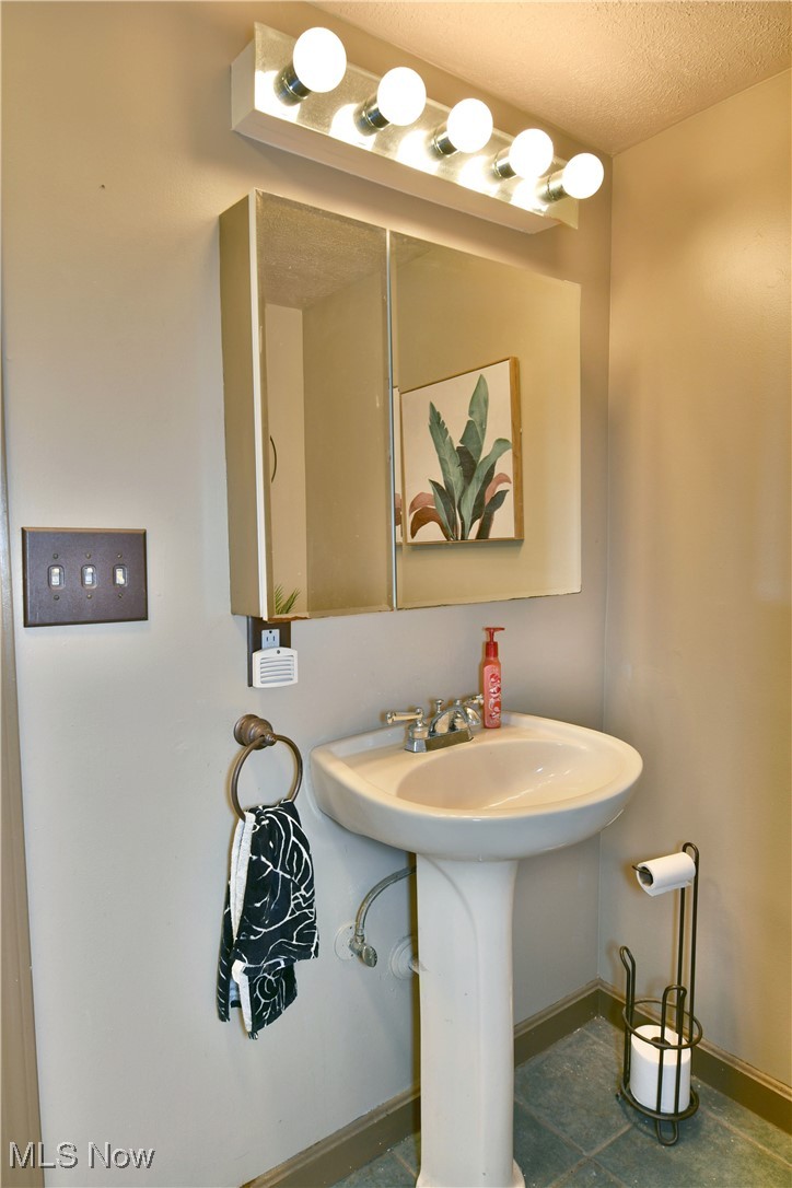 Crescent Drive 02 - Residential