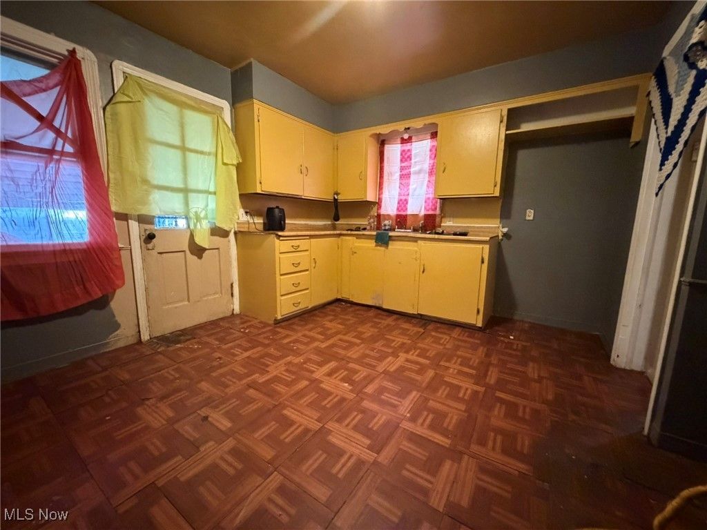 Photo of 15915 Cloverside Avenue, Cleveland, OH 44128 (MLS # 5185064)