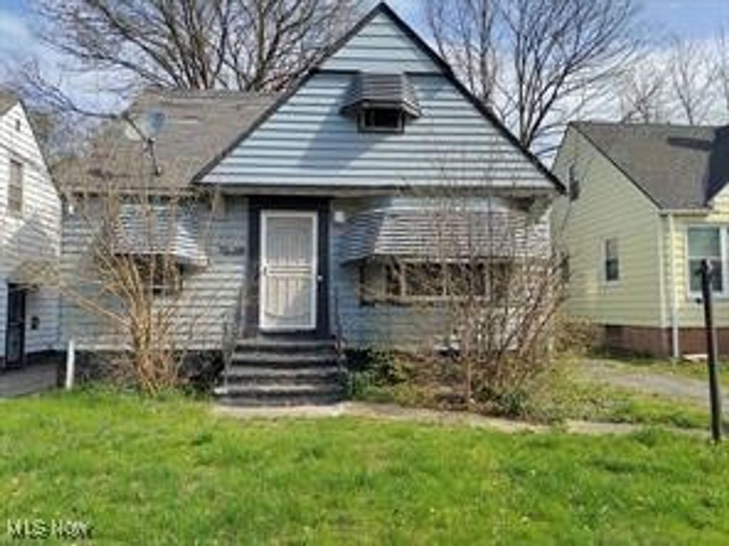 Photo of 15915 Cloverside Avenue, Cleveland, OH 44128 (MLS # 5185064)