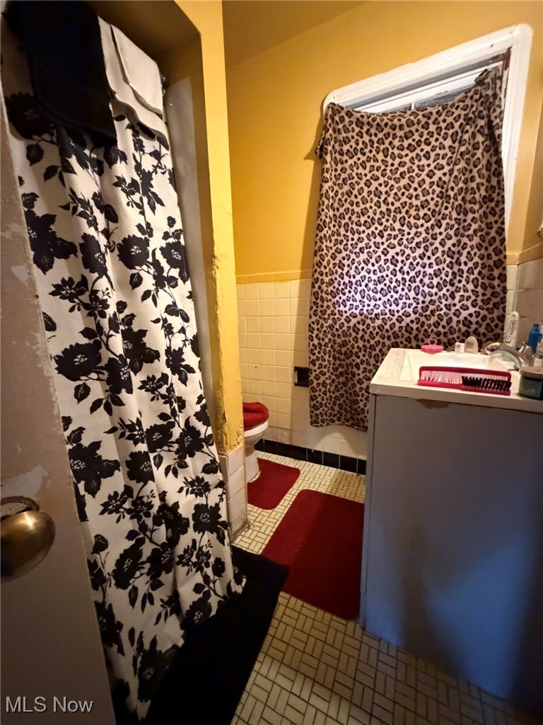 15915 Cloverside Avenue