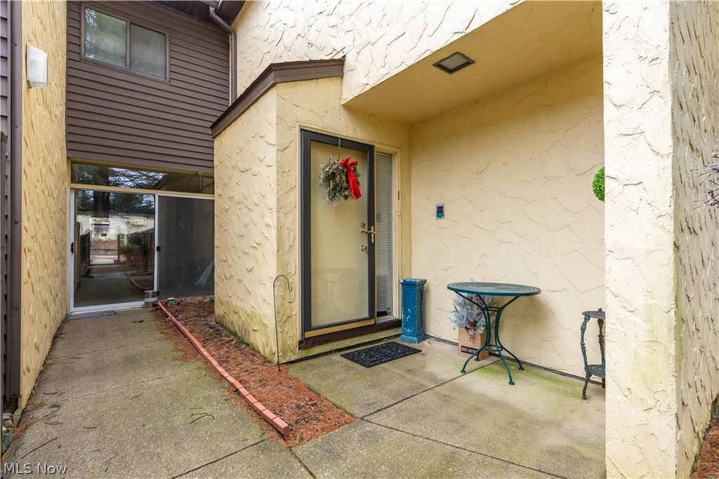 Photo of 585 Hampton Ridge Drive, Akron, OH 44313 (MLS # 5195465)