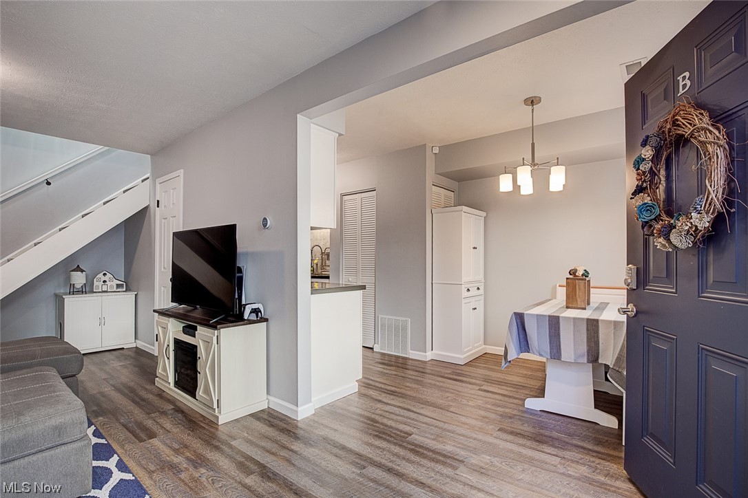 Country Club Apt Homes North Condo - Residential