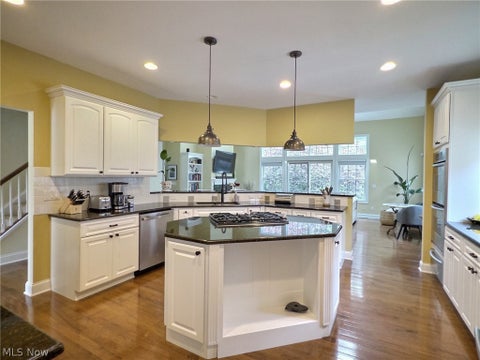 Tiny photo for 5041 Bristol Court, Lyndhurst, OH 44124 (MLS # 5239181)