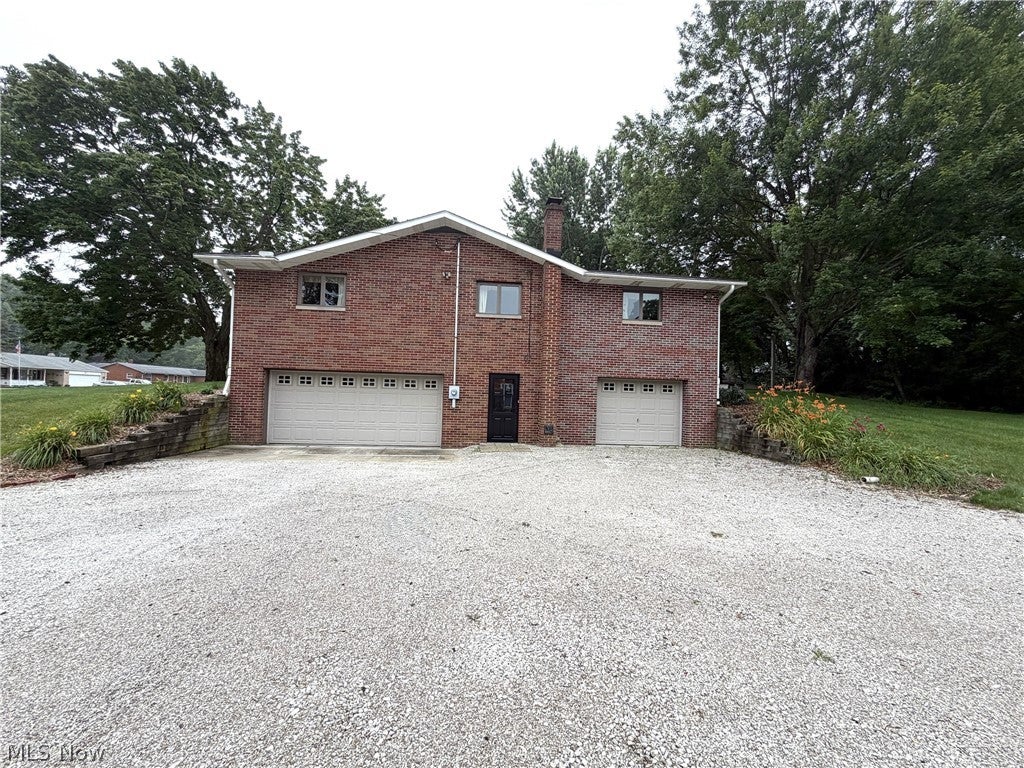 Photo of 1157 Glenview Drive, Mogadore, OH 44260 (MLS # 5225511)