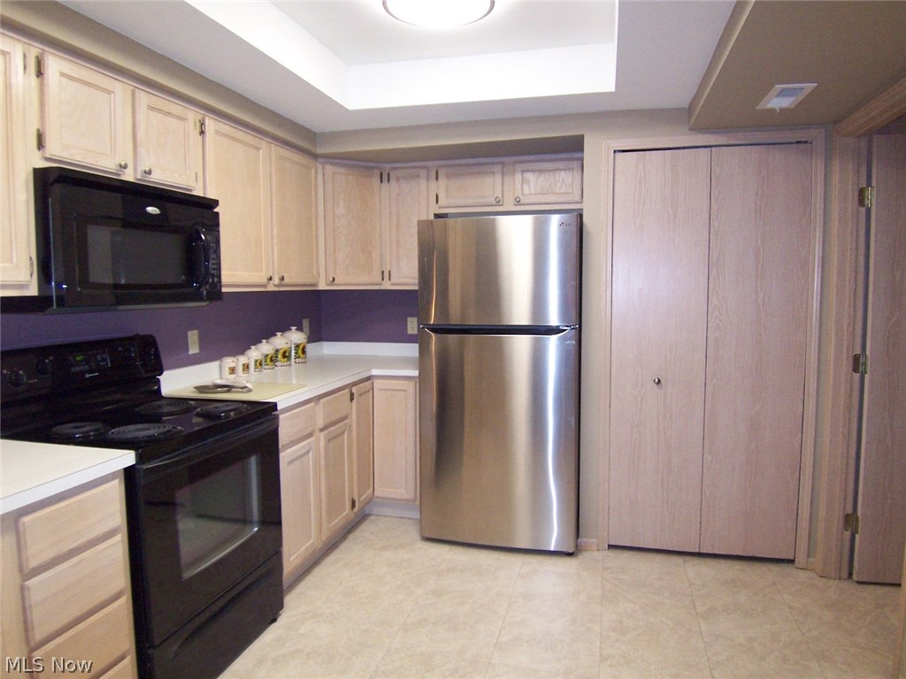 Villas/Oregon Trls Condo Ph 3 - Residential