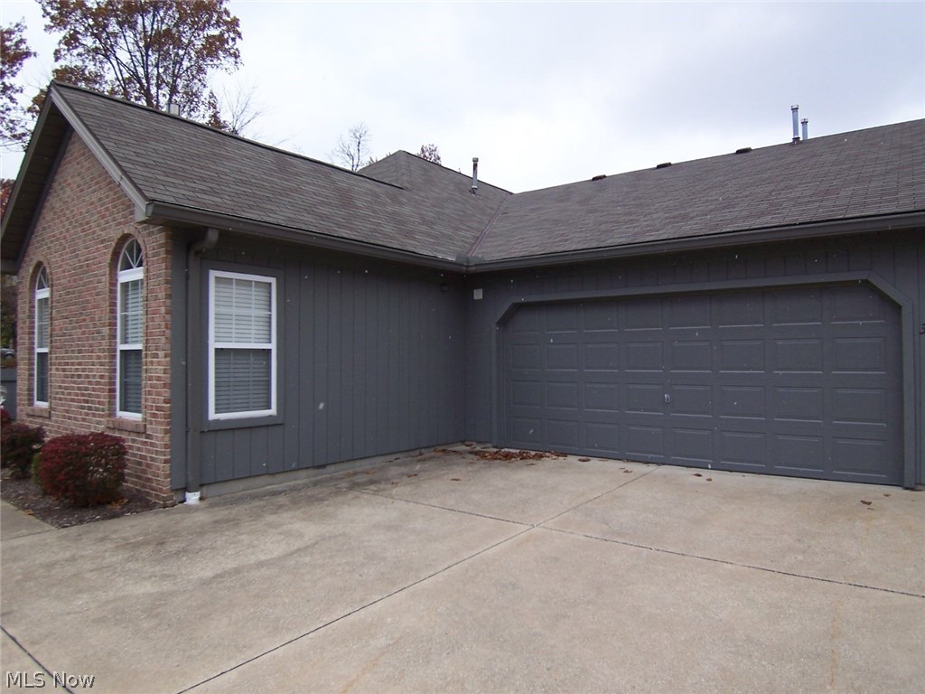 Villas/Oregon Trls Condo Ph 3 - Residential