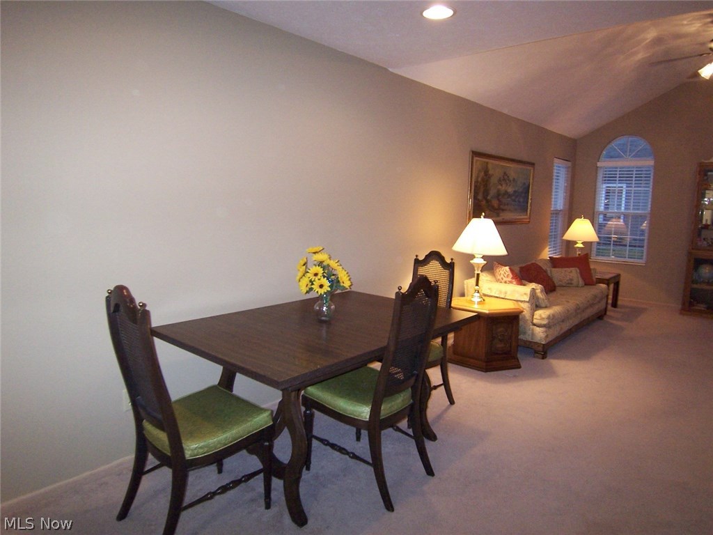 Villas/Oregon Trls Condo Ph 3 - Residential