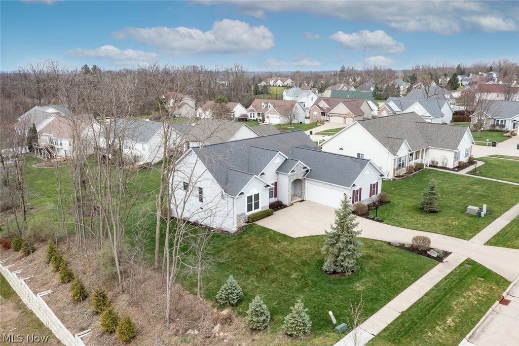 Photo of 2052 Glenmont Drive, Brunswick, OH 44212 (MLS # 5197870)