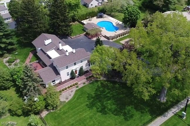 Crescent Drive 02 - Residential